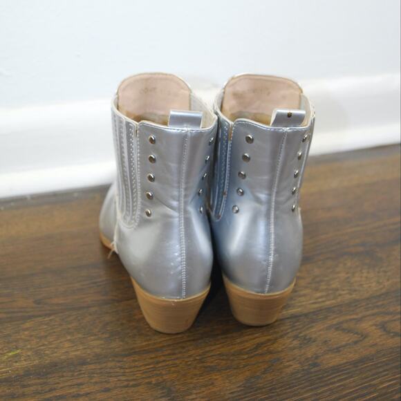 Cape Robbin "Dove" Silver Metallic Cowgirl Cowboy Western Pointed Festival Boot - Picture 7 of 8